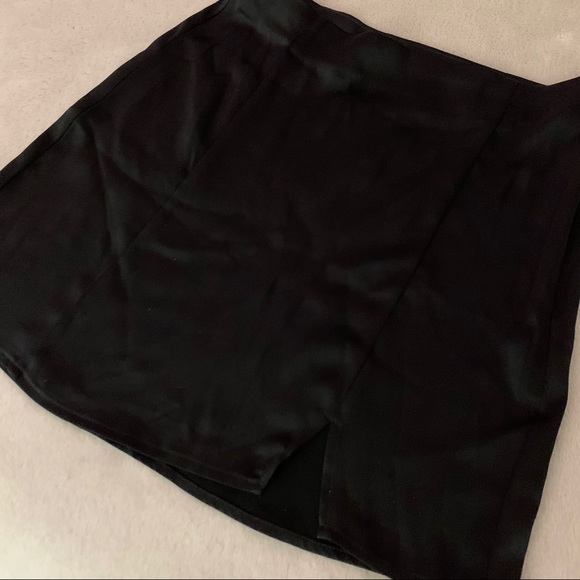 Garage black satin mini skirt - Picture 4 of 4